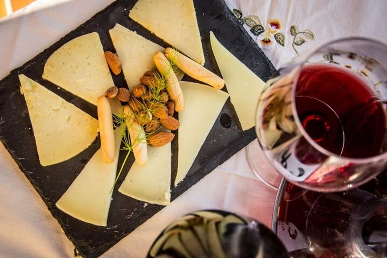 Santiago de Compostela: esperienza di degustazione di formaggi e vini — 2