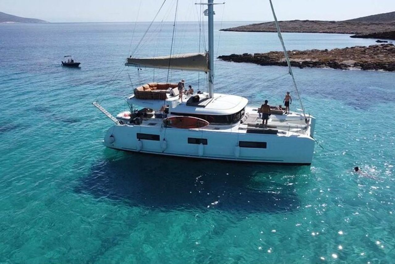 Crociera in catamarano di un'intera giornata a Paros — 3