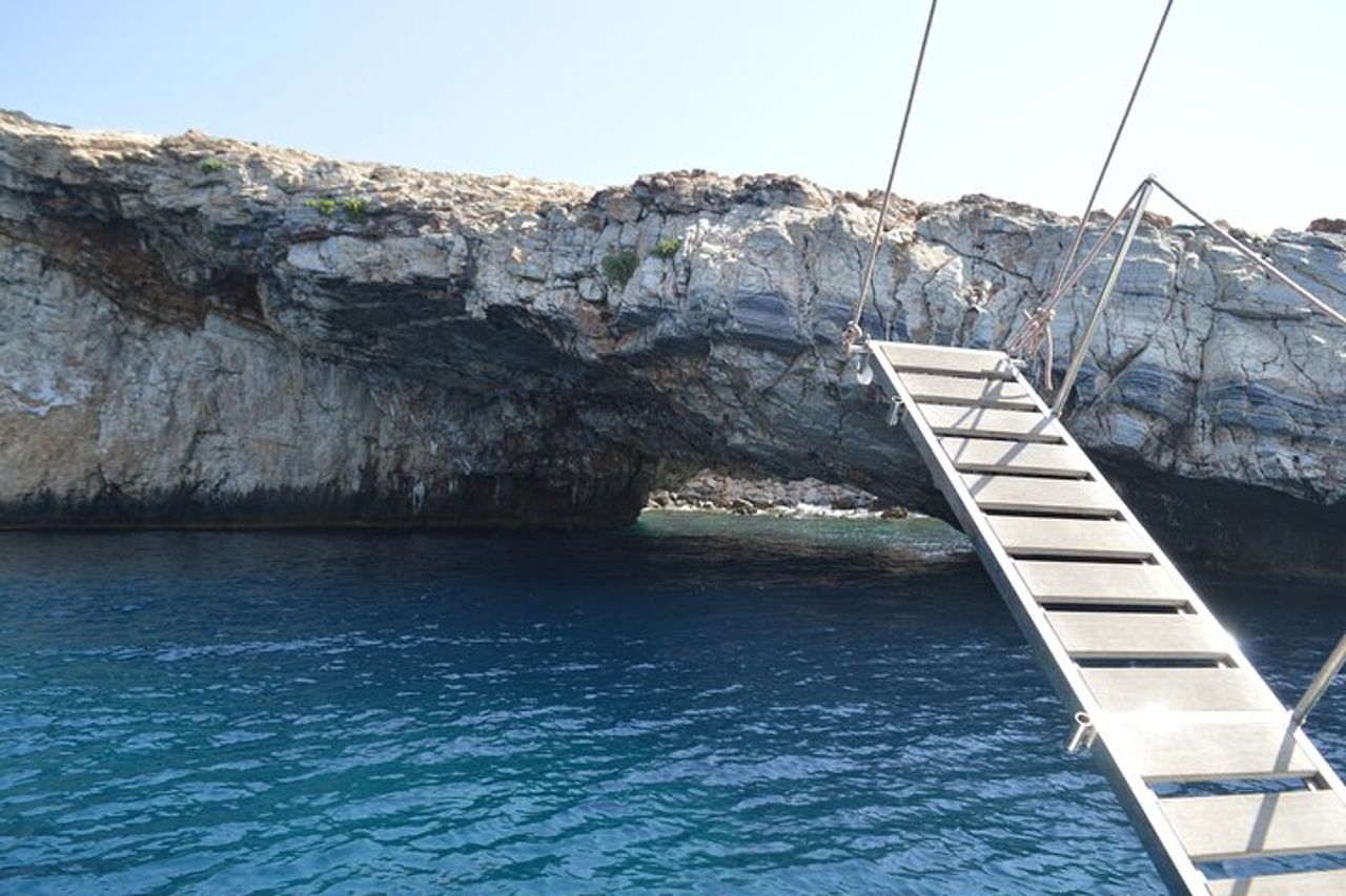 Crociera in catamarano di un'intera giornata a Paros — 5