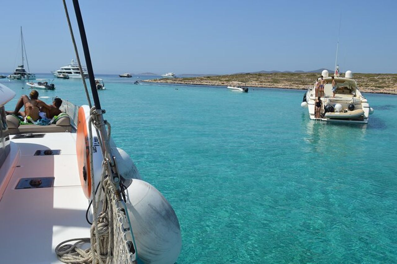 Crociera in catamarano di un'intera giornata a Paros — 8