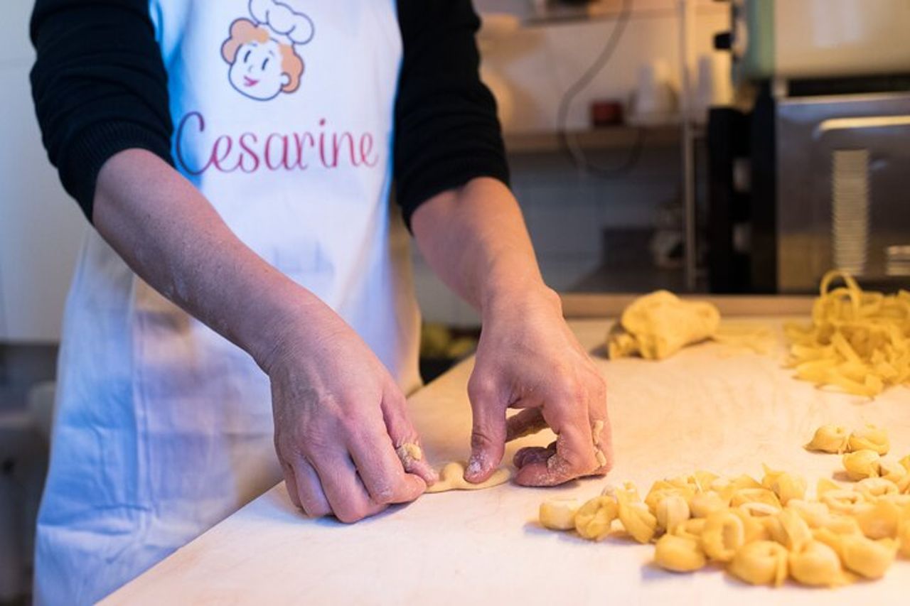 Cesarine: lezione di pasta e tiramisù presso la casa del locale ad Alberobello — 5