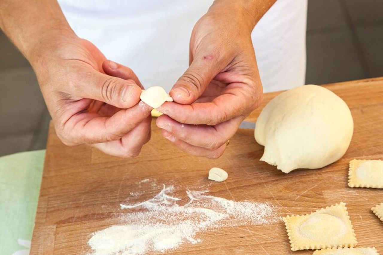 Tour del mercato privato e corso di cucina con pranzo o cena a Trento — 4