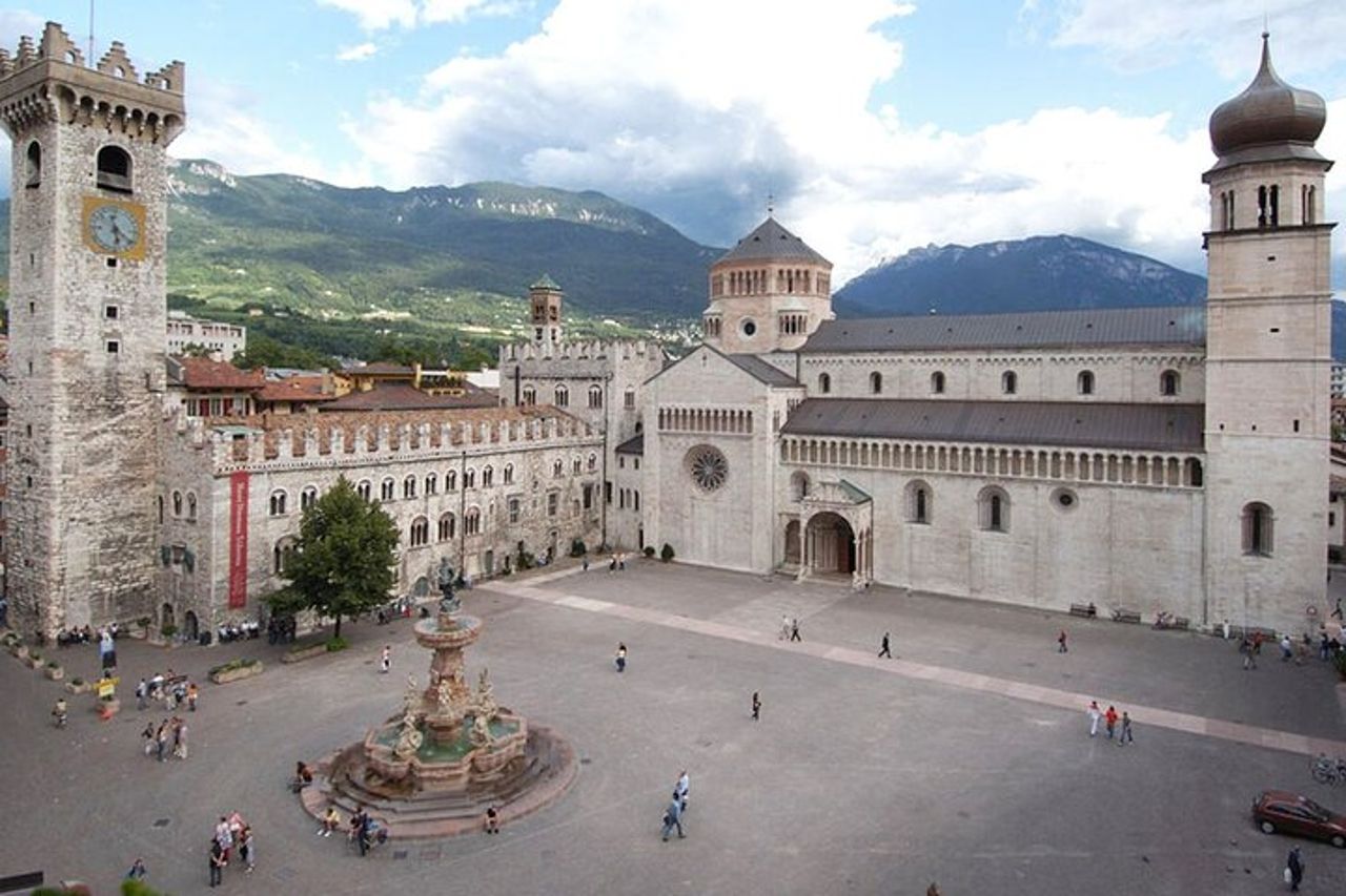 Tour privato a piedi con audioguida a Trento — 3