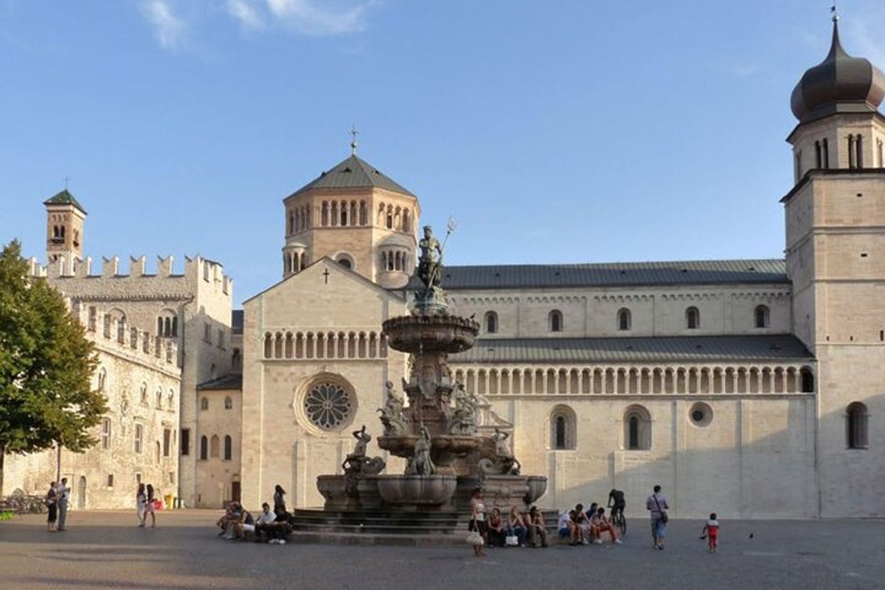 Tour privato a piedi con audioguida a Trento — 4
