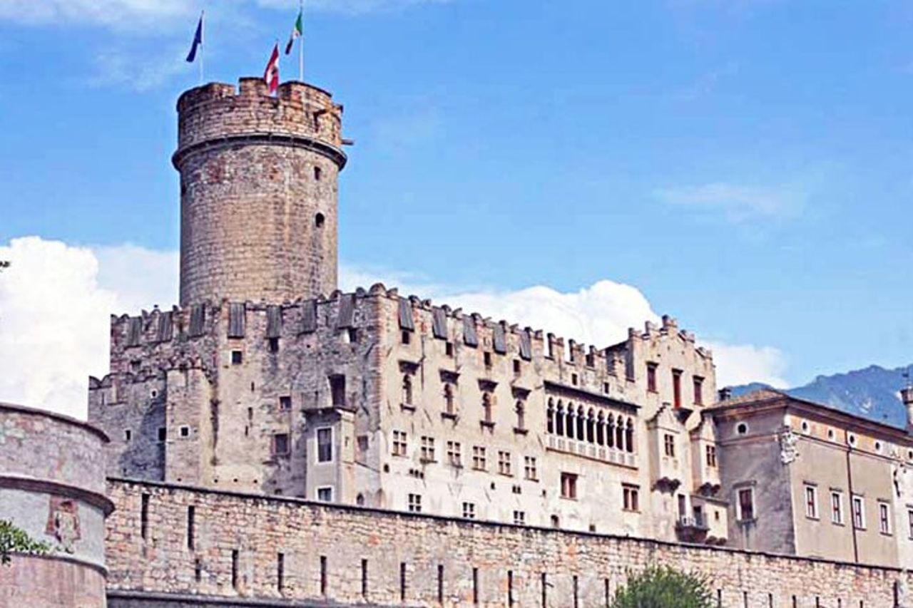 Tour privato a piedi con audioguida a Trento — 6