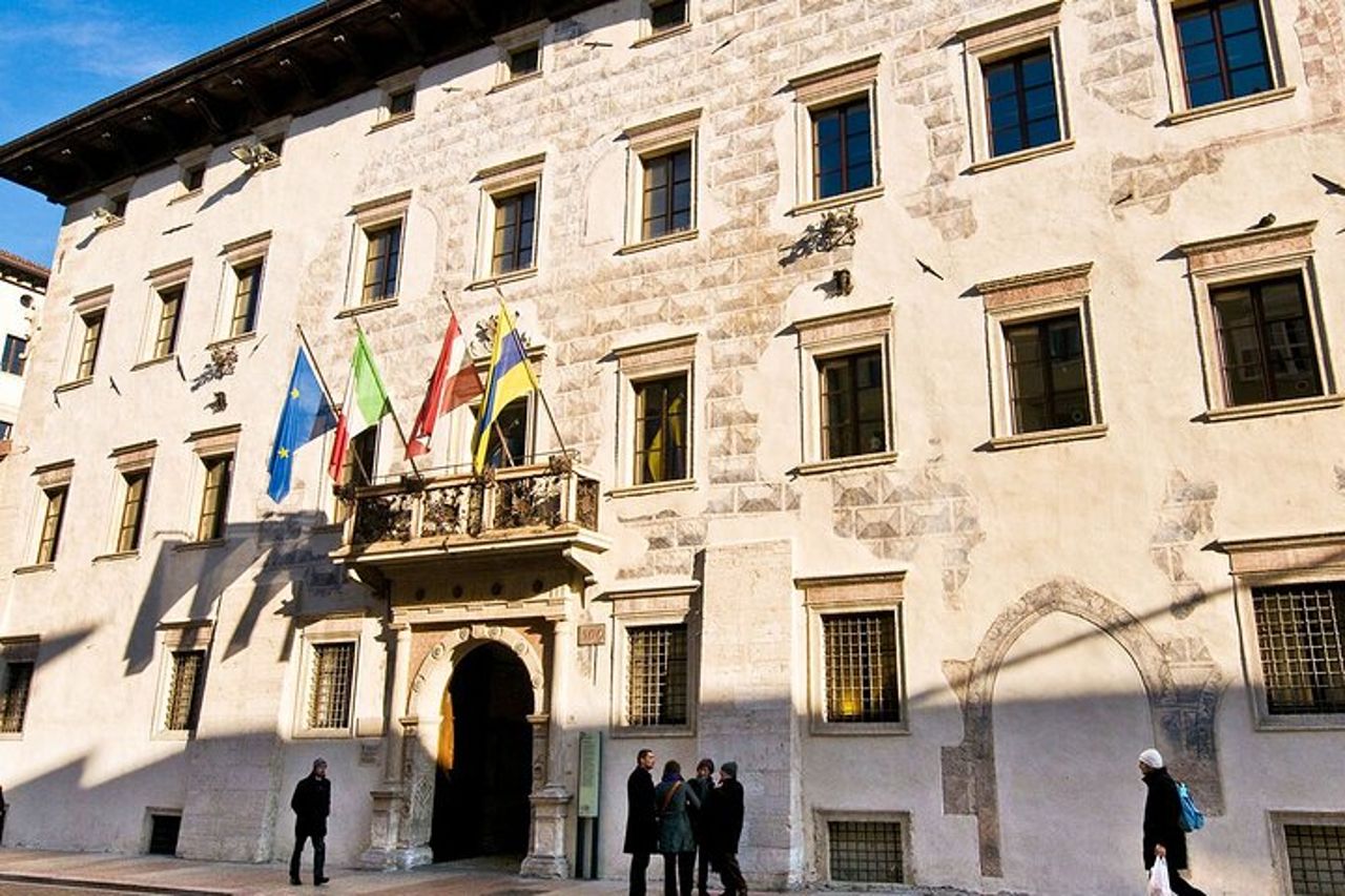 Tour privato a piedi con audioguida a Trento — 9