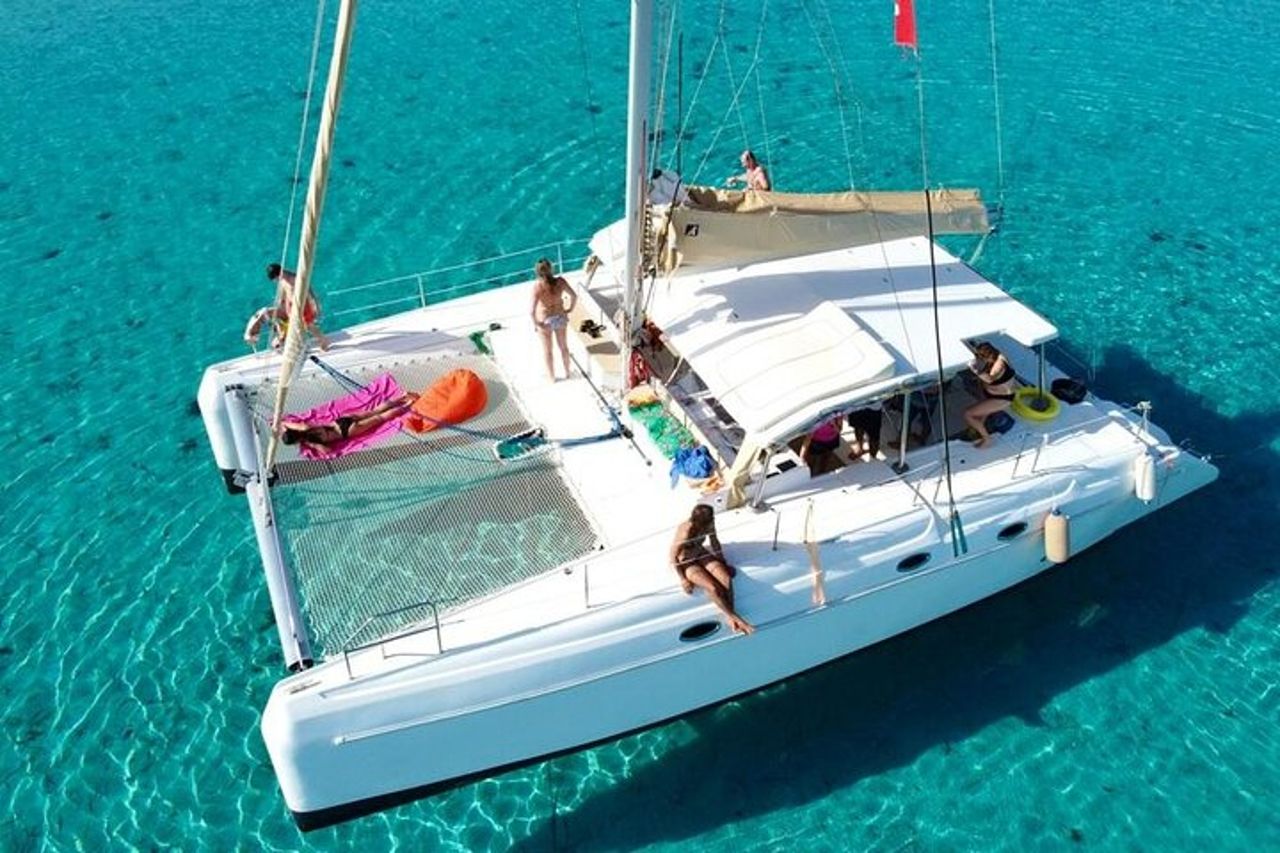 Tour in Catamarano Arcipelago della Maddalena — 4