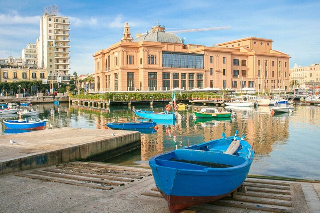 Tour privato a piedi personalizzato di Bari con una guida (tour privato) — 3