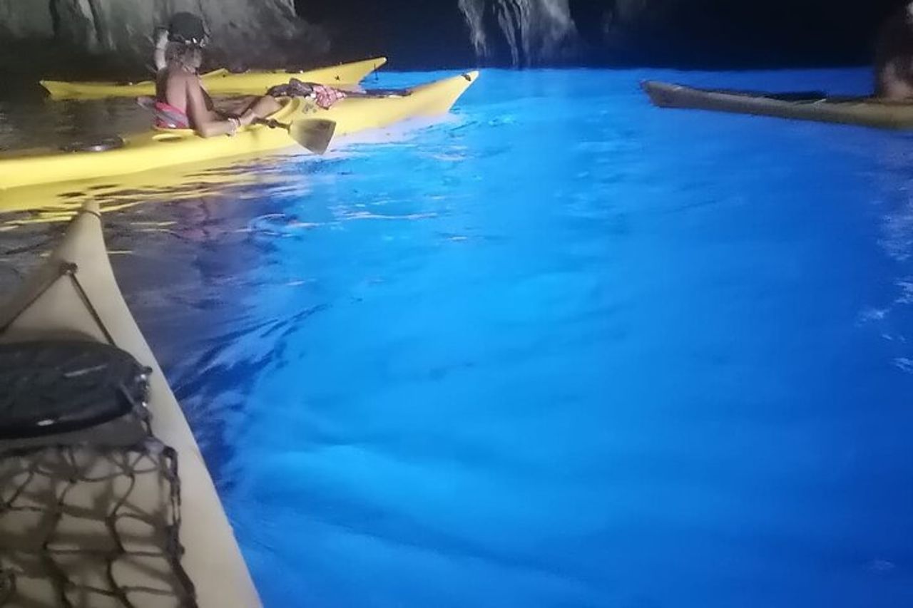 Avventura in kayak di un'intera giornata a Palinuro e alla Grotta Azzurra — 3