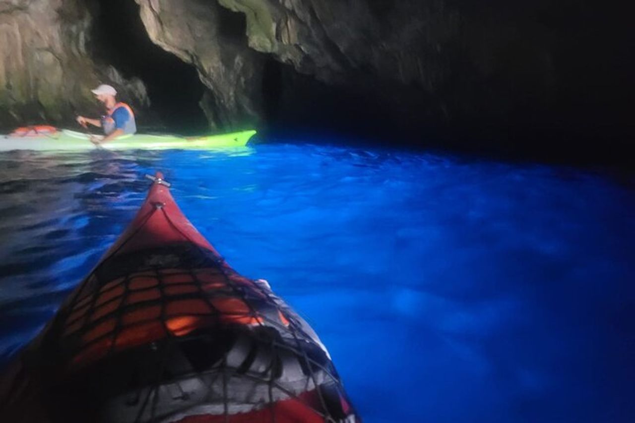 Avventura in kayak di un'intera giornata a Palinuro e alla Grotta Azzurra — 6