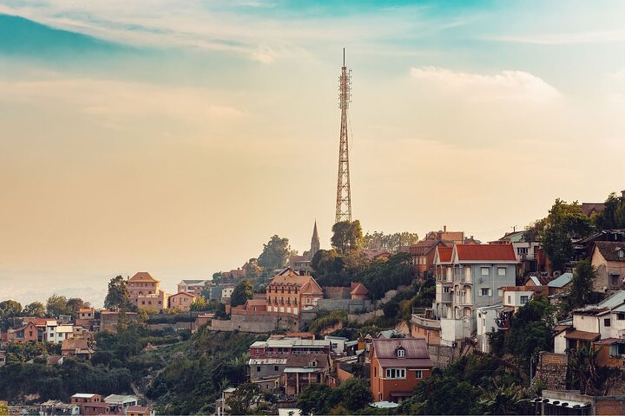 Antananarivo: tour a piedi personalizzato con guida (tour privato) — 2