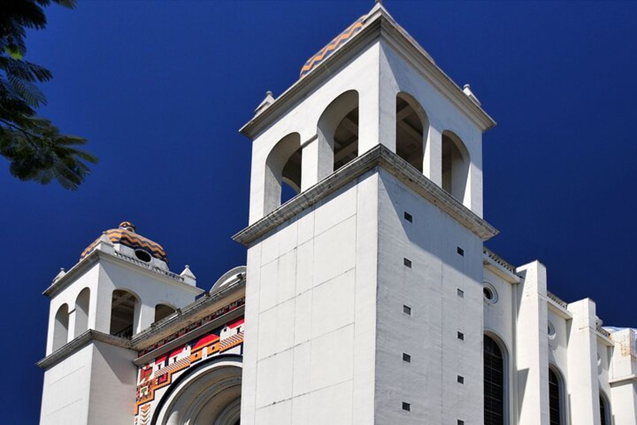 Tour a piedi personalizzato di San Salvador con una guida (tour privato) — 2