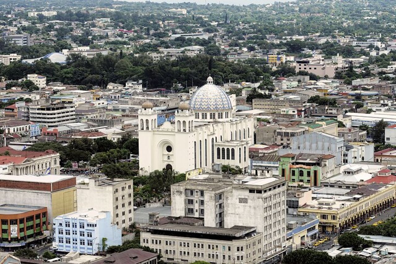 Tour a piedi personalizzato di San Salvador con una guida (tour privato) — 4