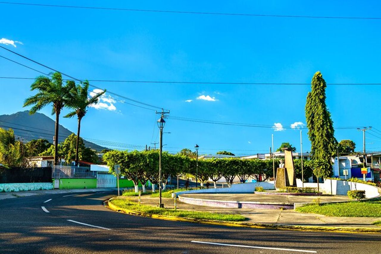 Tour a piedi personalizzato di San Salvador con una guida (tour privato) — 3