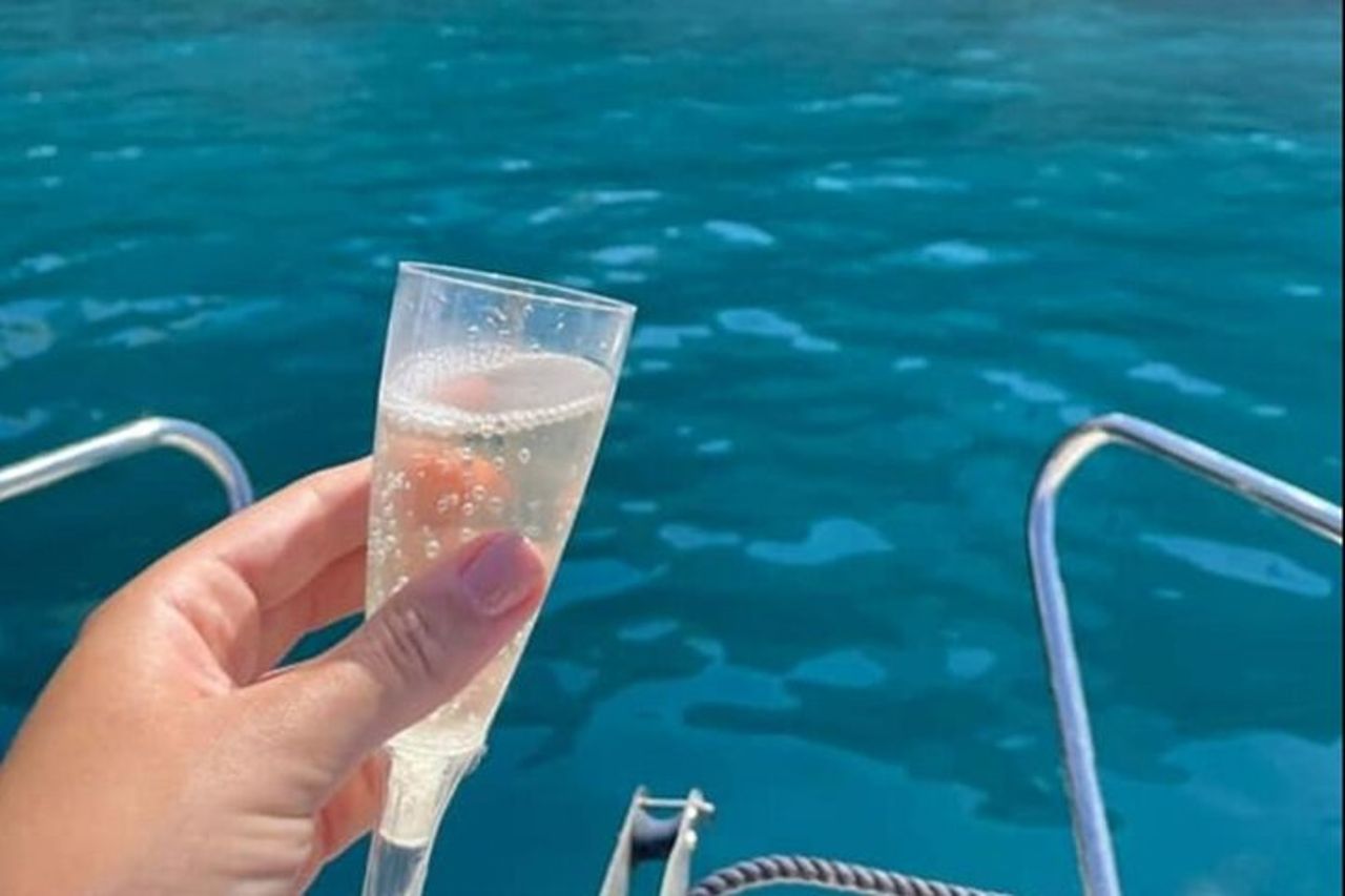 Tour Privato a Polignano alla Scoperta delle Grotte con Aperitivo — 3