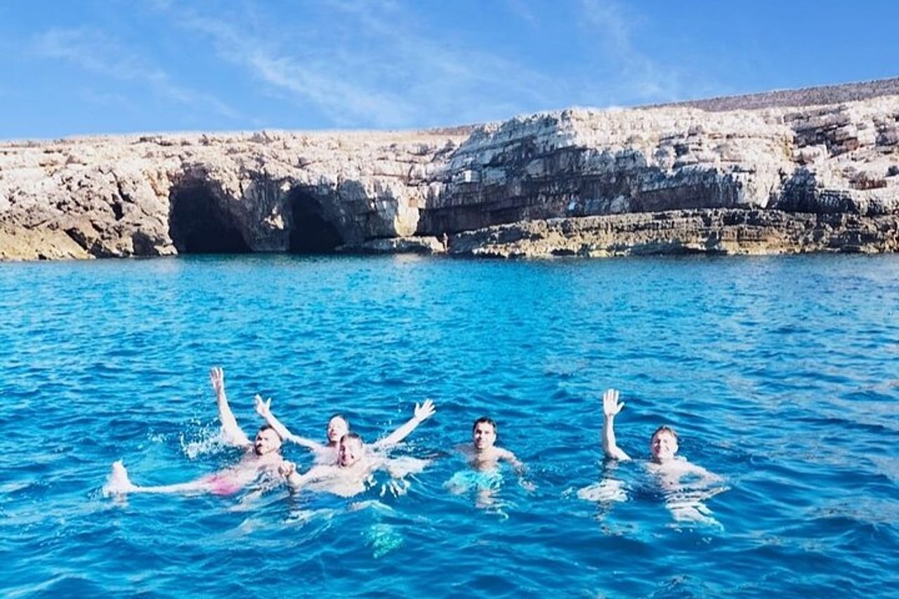 Tour Privato a Polignano alla Scoperta delle Grotte con Aperitivo — 9