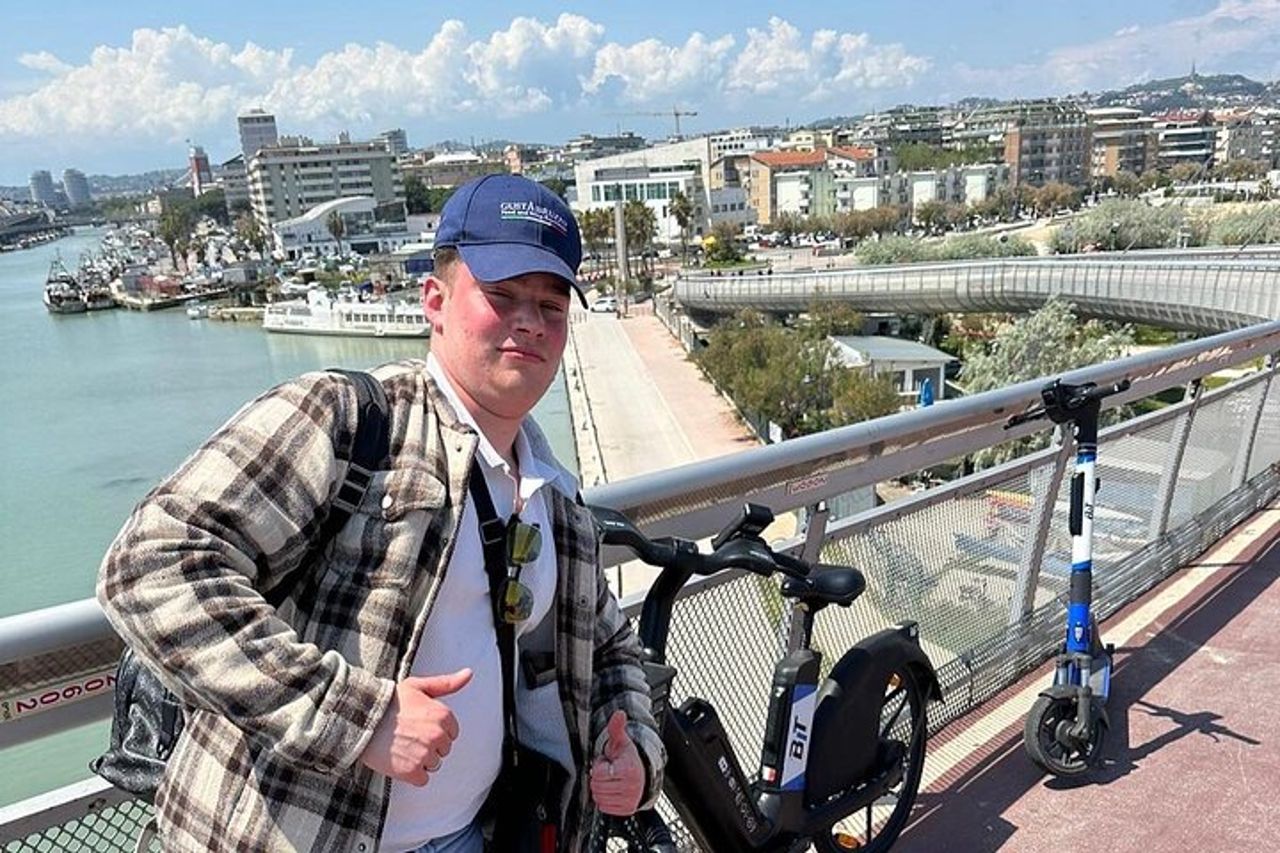 Tour di Pescara in e-scooter o bici tra arte, sapori e shopping — 9
