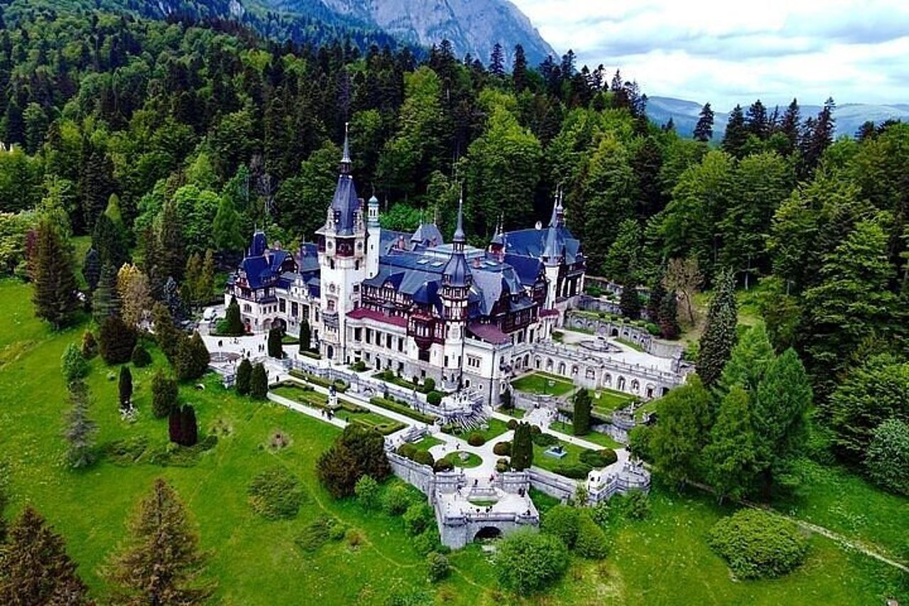 Tour privato al castello di Bran, al castello di Peles e a Brasov — 2