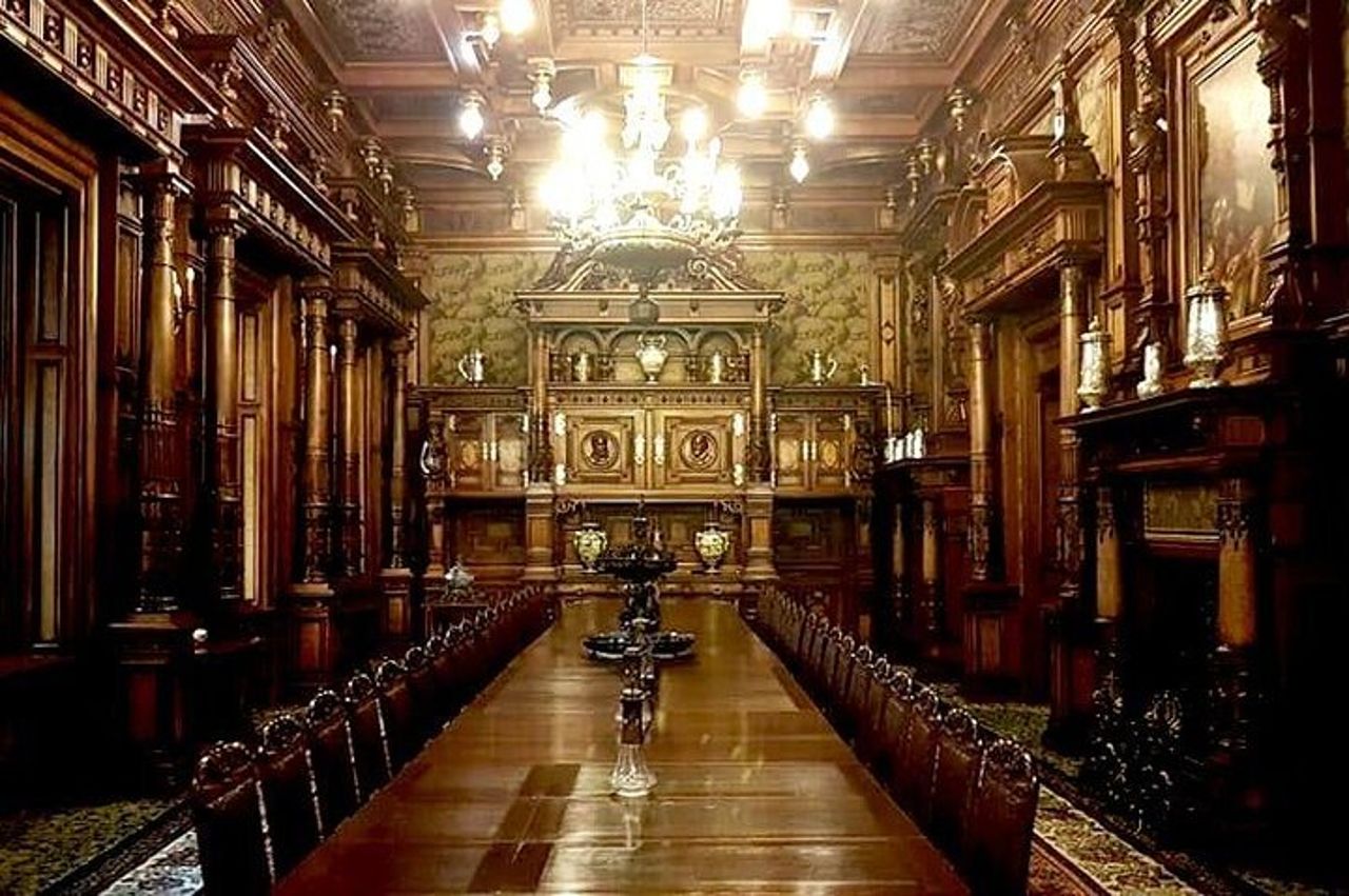 Tour privato al castello di Bran, al castello di Peles e a Brasov — 4