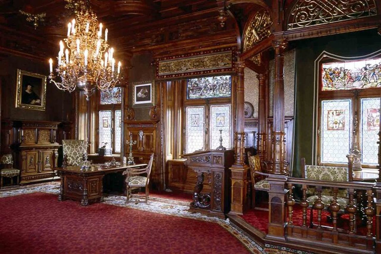 Tour privato al castello di Bran, al castello di Peles e a Brasov — 5