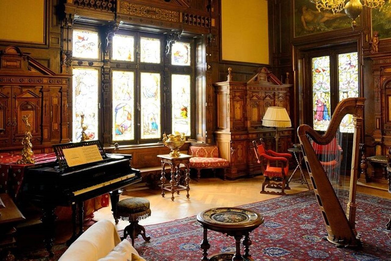 Tour privato al castello di Bran, al castello di Peles e a Brasov — 8