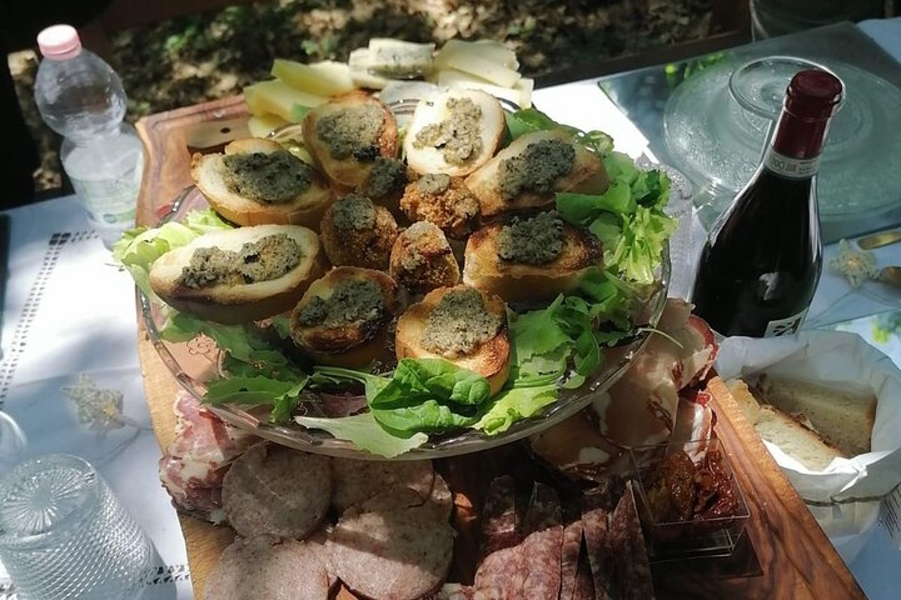 Gita di un giorno: caccia al tartufo con pranzo + visita guidata di Montefalco — 4