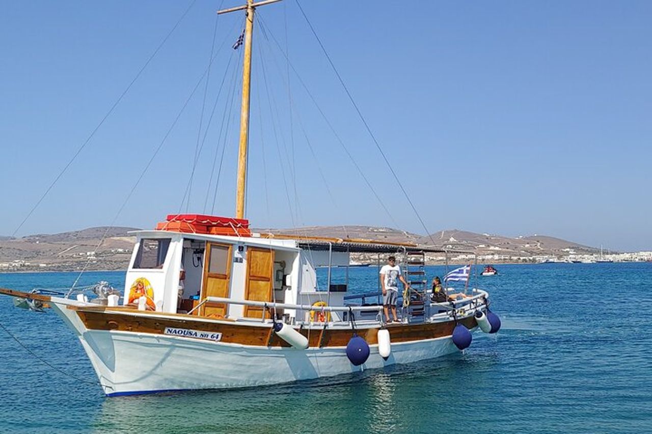 Crociera da Paros ad Antiparos e Despotiko con la barca tradizionale — 4