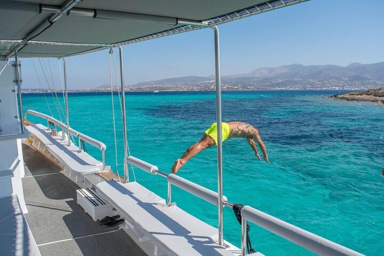 Crociera da Paros ad Antiparos e Despotiko con la barca tradizionale — 5
