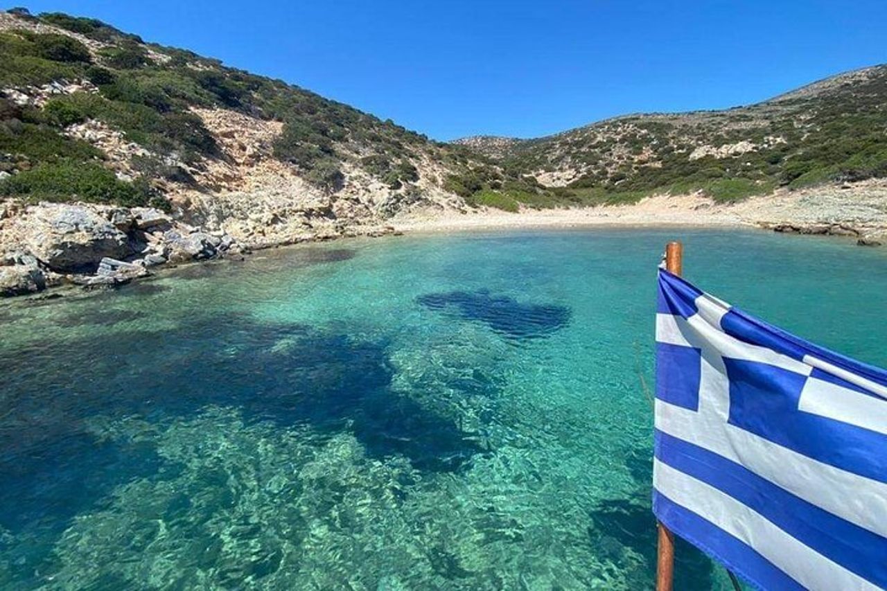 Crociera da Paros ad Antiparos e Despotiko con la barca tradizionale