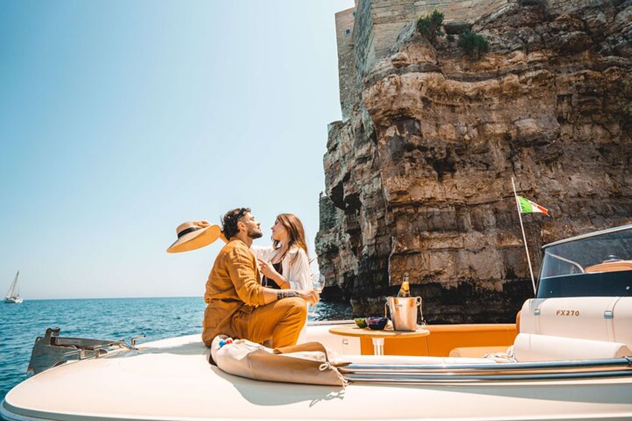 Polignano a Mare: Tour privato in barca con Champagne - 4 ore — 4