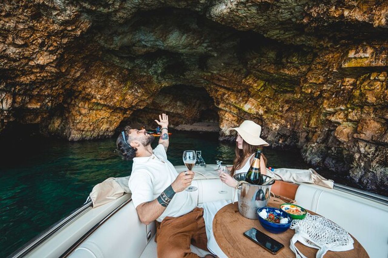 Polignano a Mare: Tour privato in barca con Champagne - 4 ore — 7