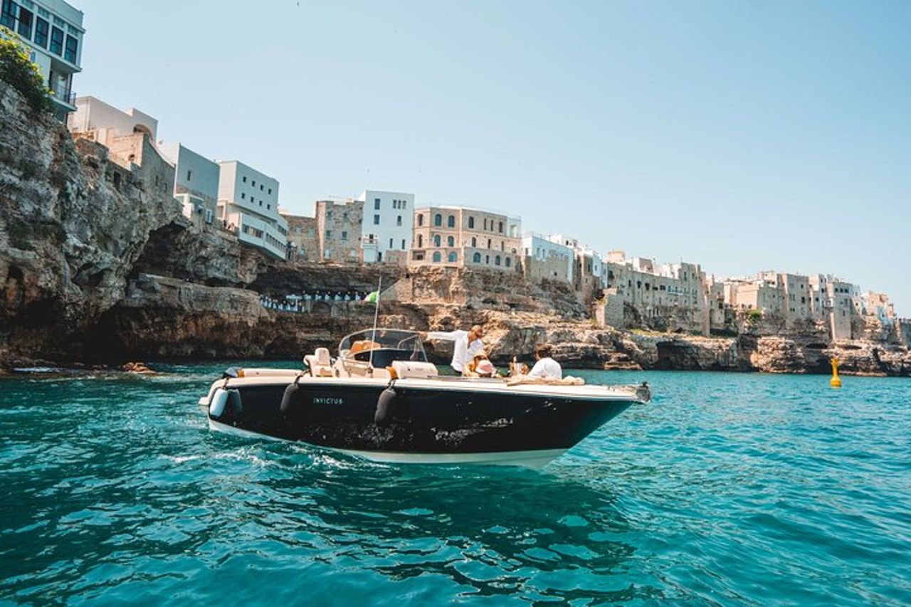 Polignano a Mare: Tour privato in barca con Champagne - 4 ore