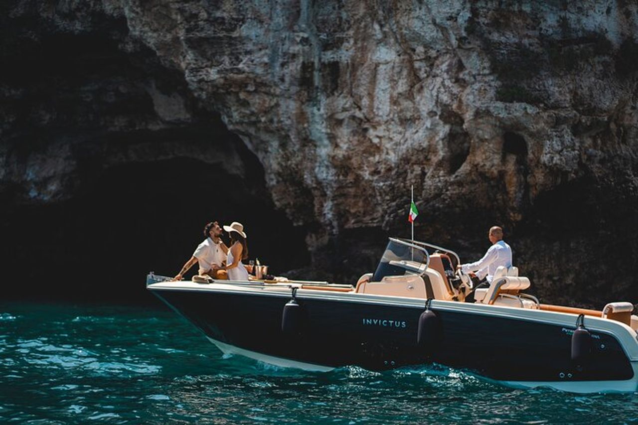 Polignano a Mare: Tour privato in barca con Champagne - 4 ore — 6