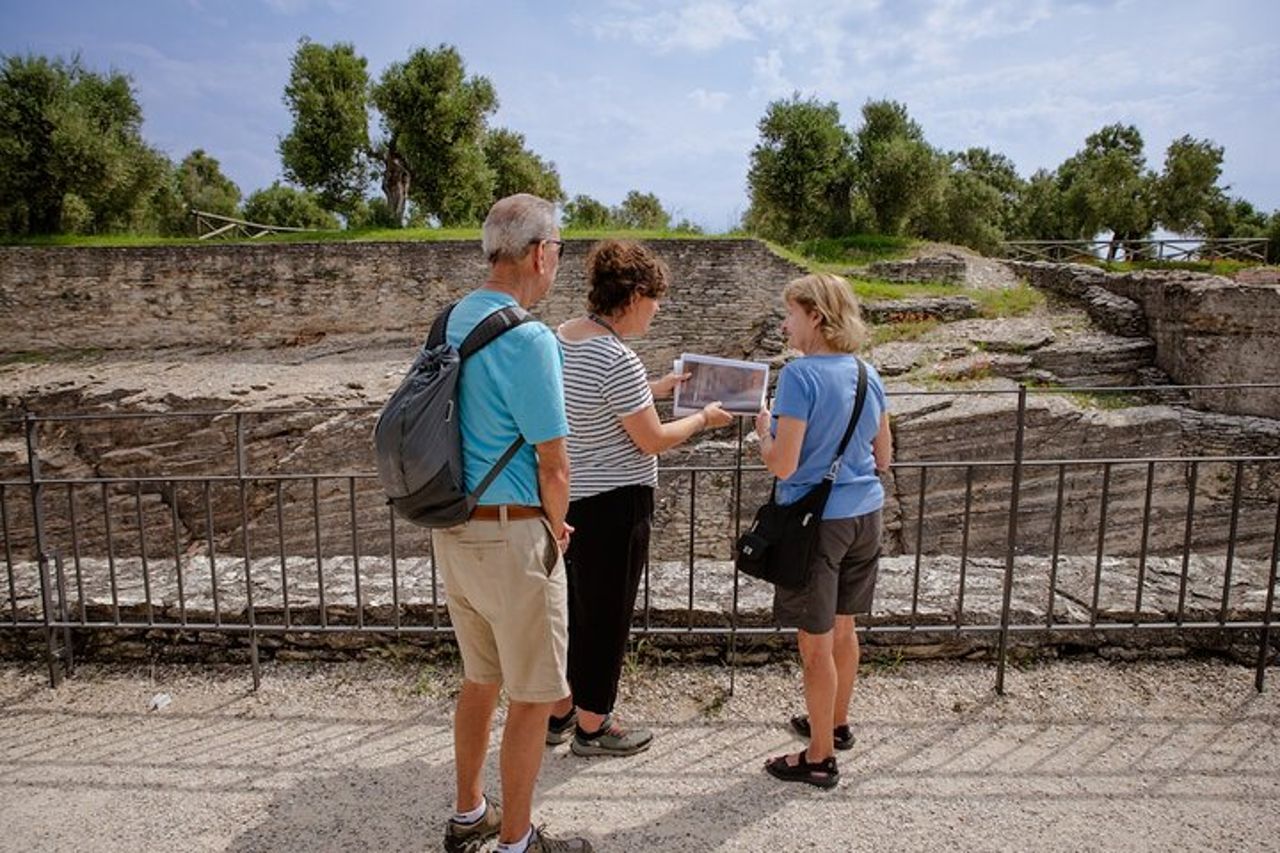 Tour Archeologico Grotte di Catullo a Sirmione