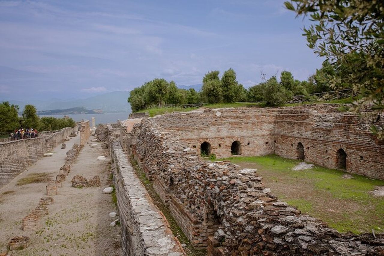 Tour Archeologico Grotte di Catullo a Sirmione — 2
