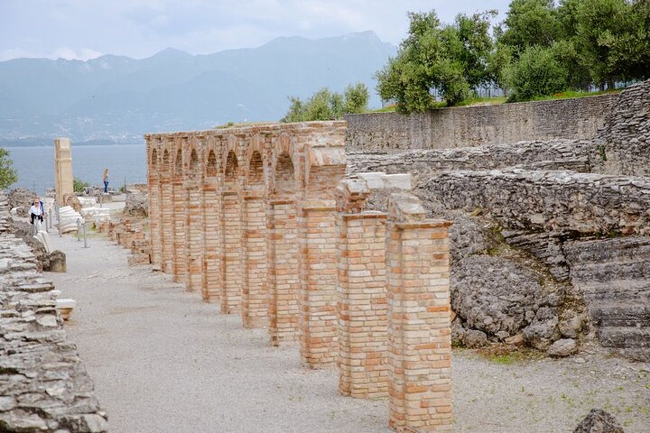 Tour Archeologico Grotte di Catullo a Sirmione — 3
