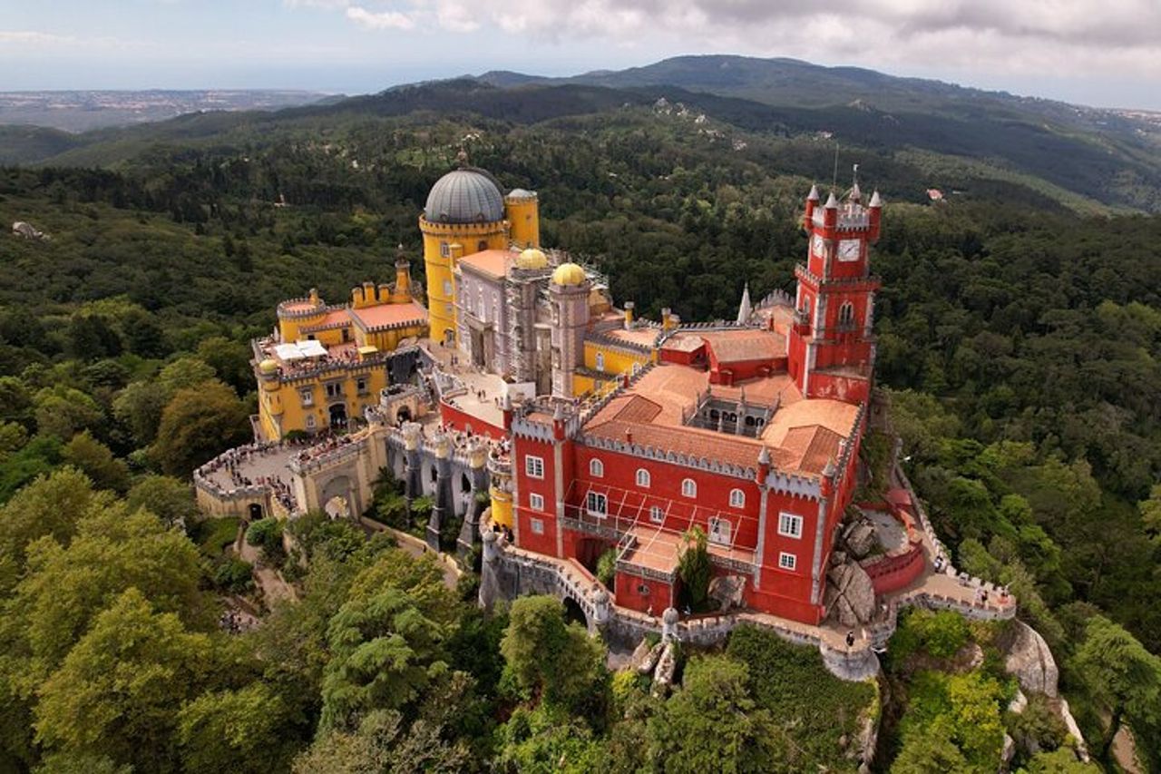 Sintra-Cascais-Pena Palace 8 - Tour per piccoli gruppi da Lisbona