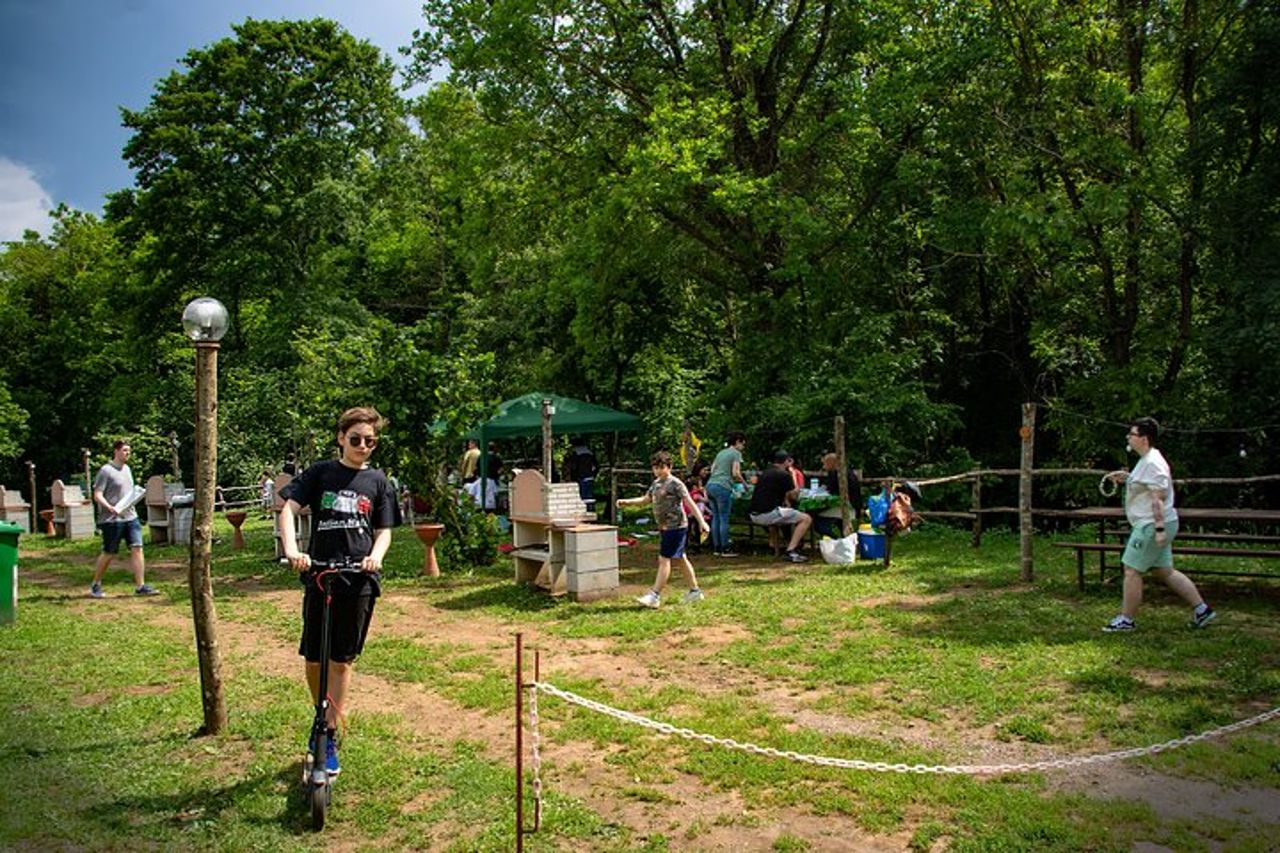 Area Picnic con Attrezzatura Barbecue a Capranica (VT) — 5