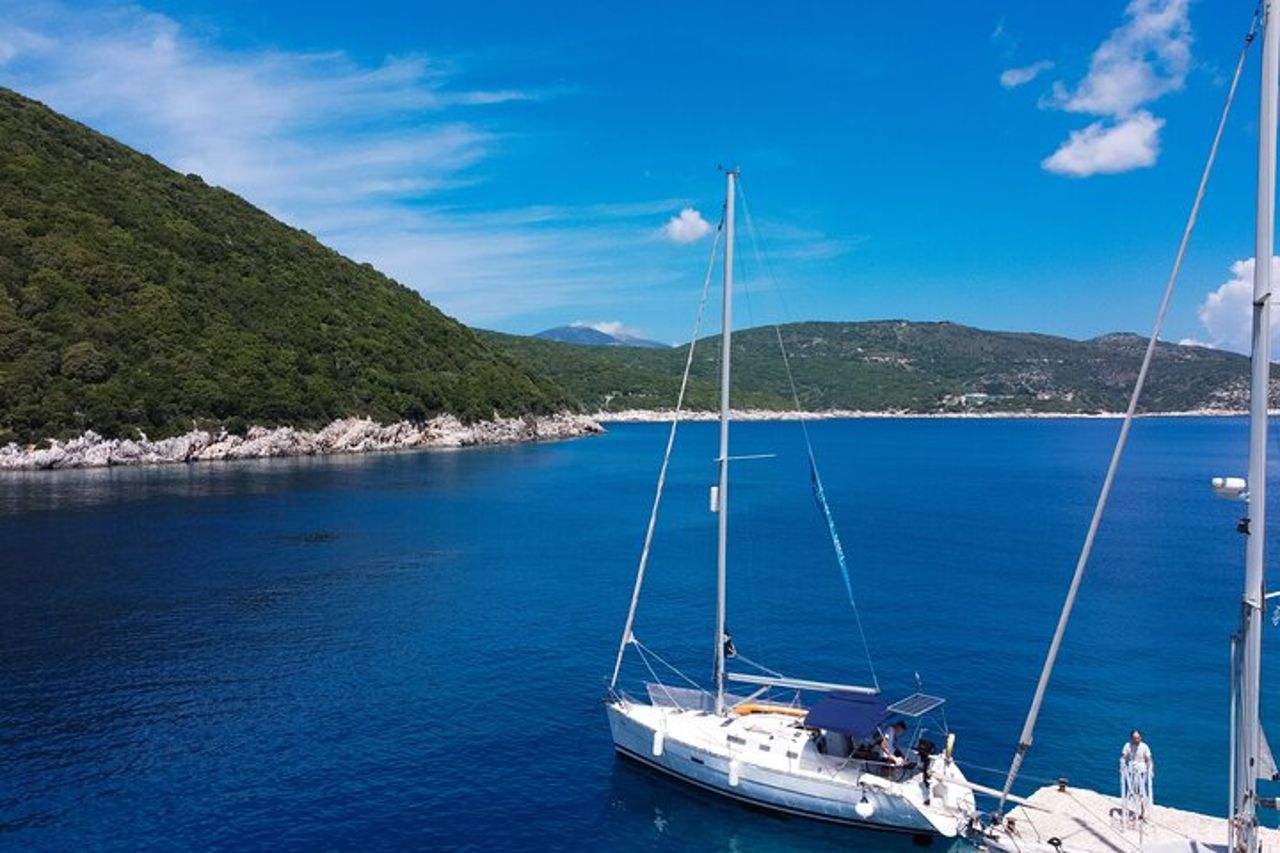 Da Agia Efimia: tour di un giorno in barca a vela all-inclusive a Itaca — 2