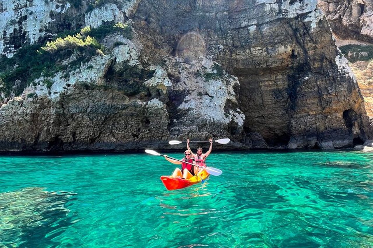 Paradiso del kayak: tour di snorkeling, grotta e salto dalla scogliera a Cala Portixol — 2