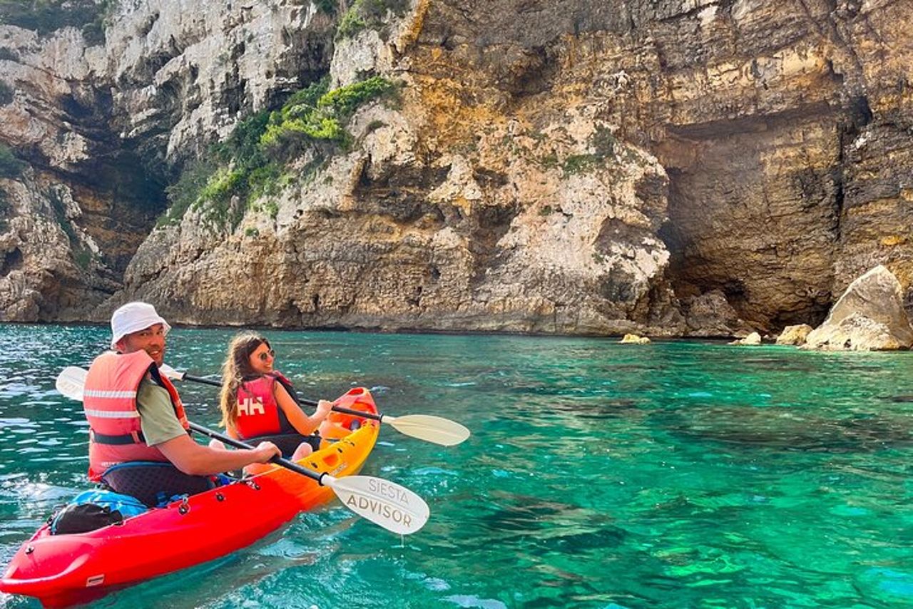 Paradiso del kayak: tour di snorkeling, grotta e salto dalla scogliera a Cala Portixol — 5