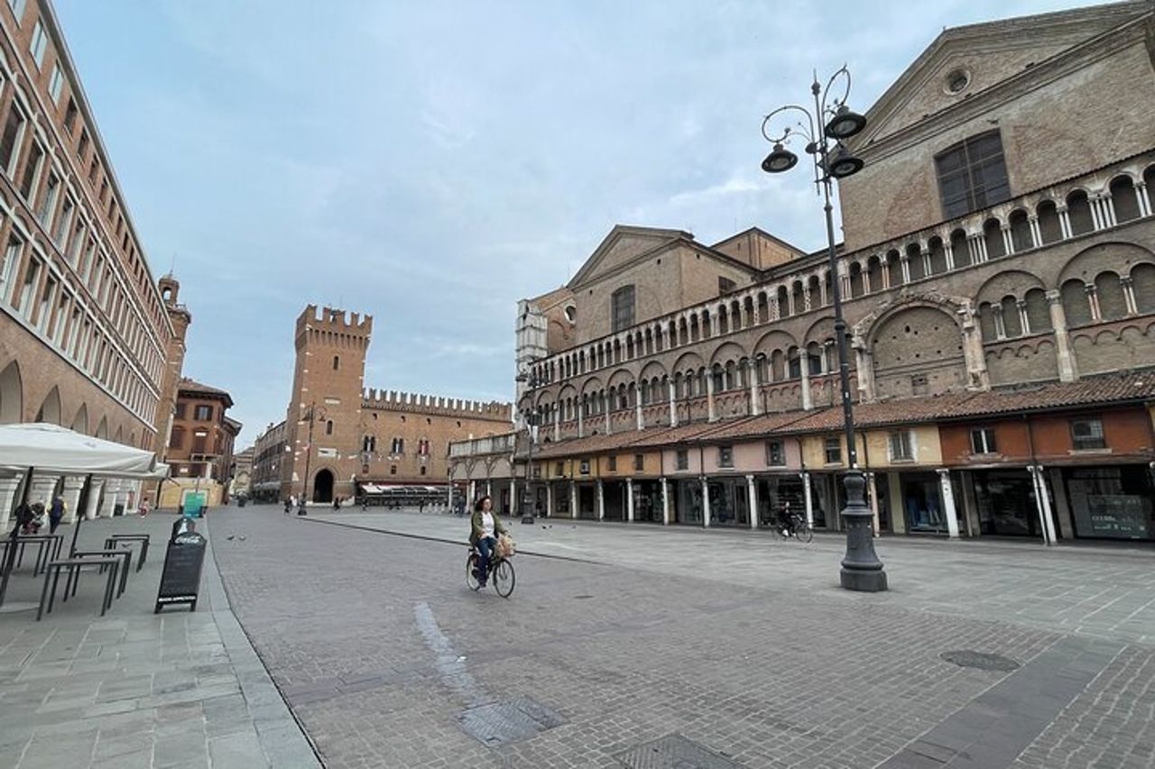 Highlights di Ferrara Tour per bambini con una guida locale — 6