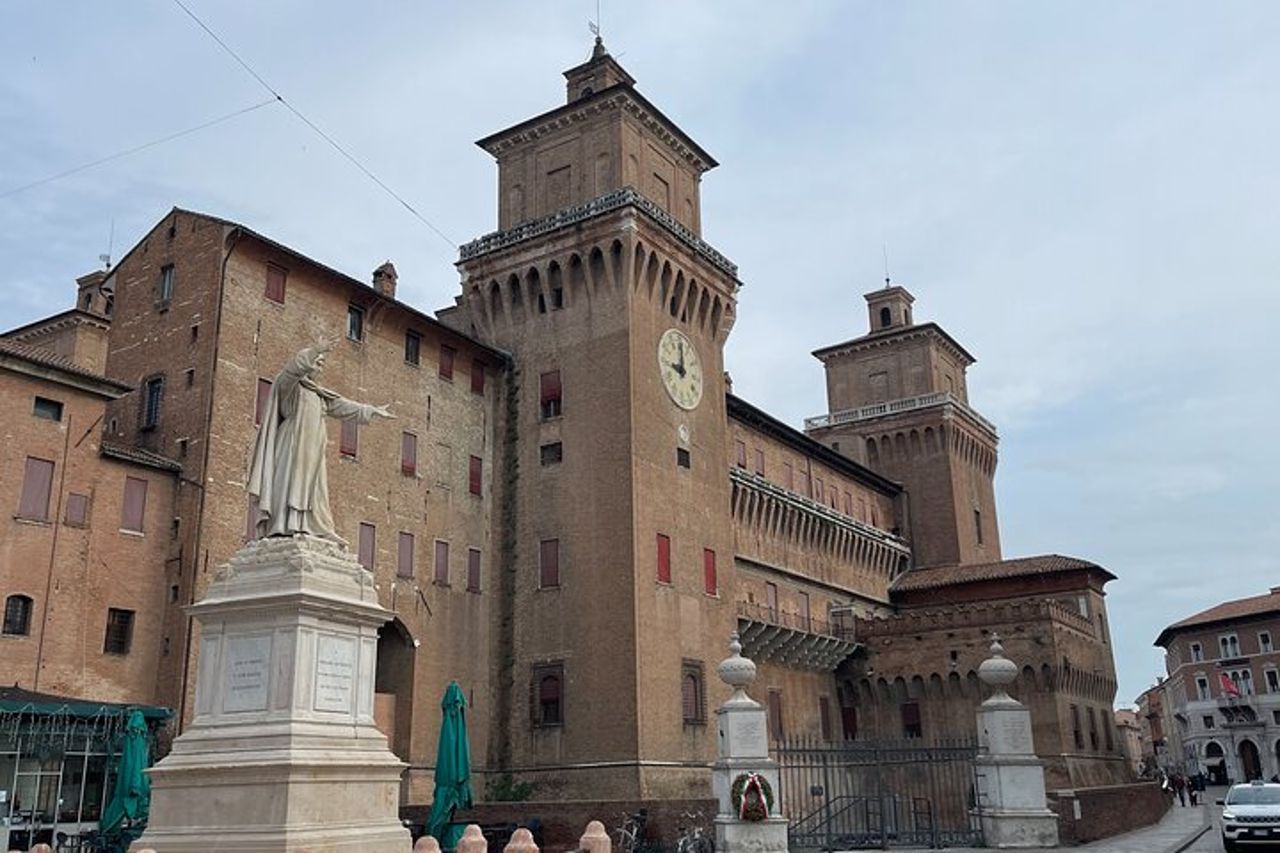 Highlights di Ferrara Tour per bambini con una guida locale — 5