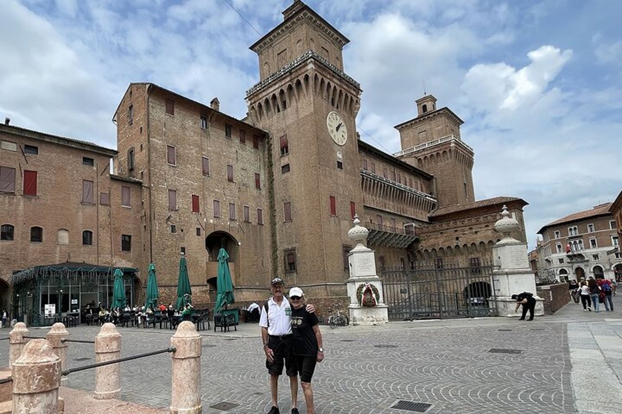 Tour semi-privato di Ferrara delle attrazioni della città con guida locale — 2
