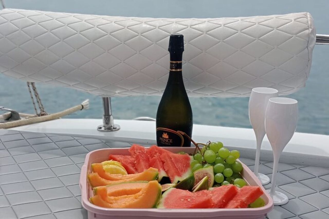 2 Ore Tour Privato in barca Isola Bella Taormina Giardini Naxos — 5
