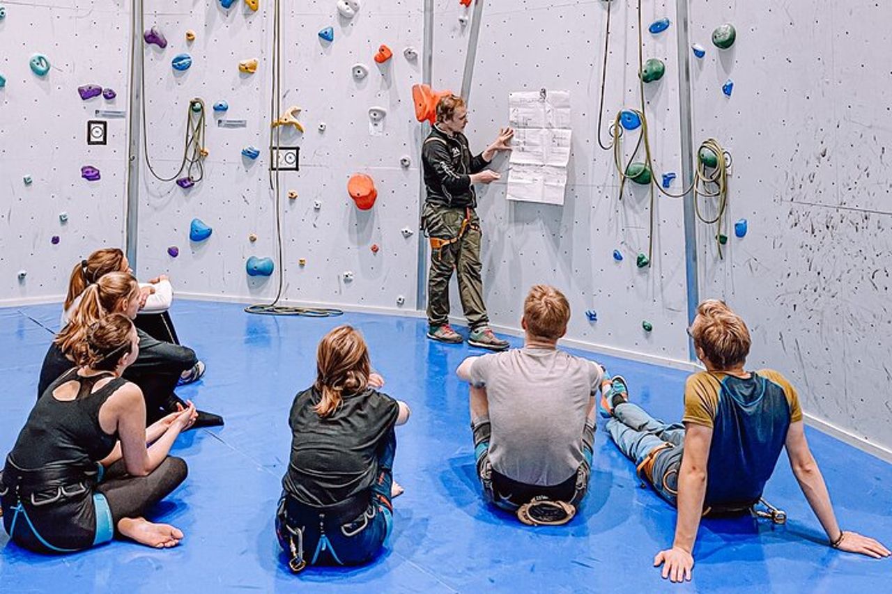 Arrampicata a Mørkvedhallen Klatresenter — 3