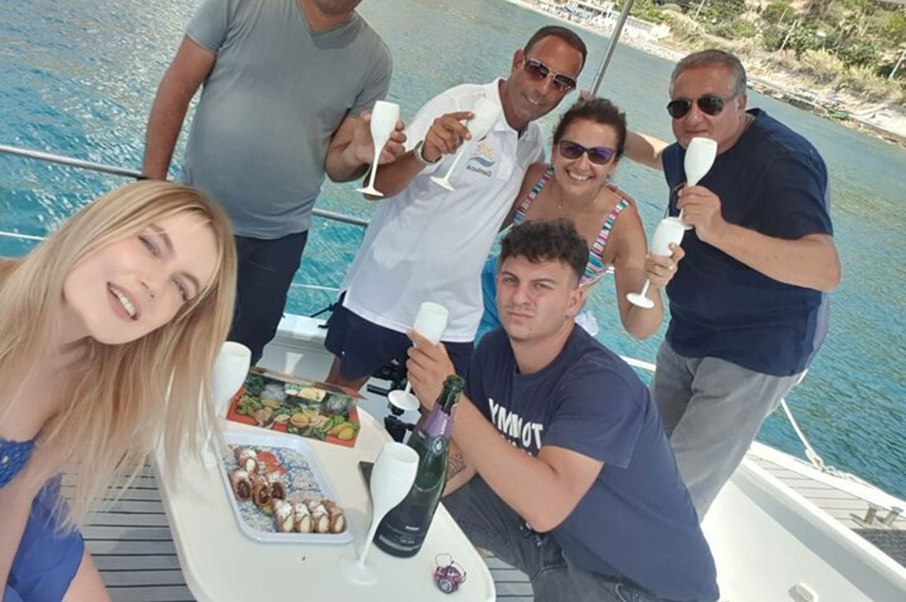 2 Ore Tour Privato in barca Isola Bella Taormina Giardini Naxos — 9