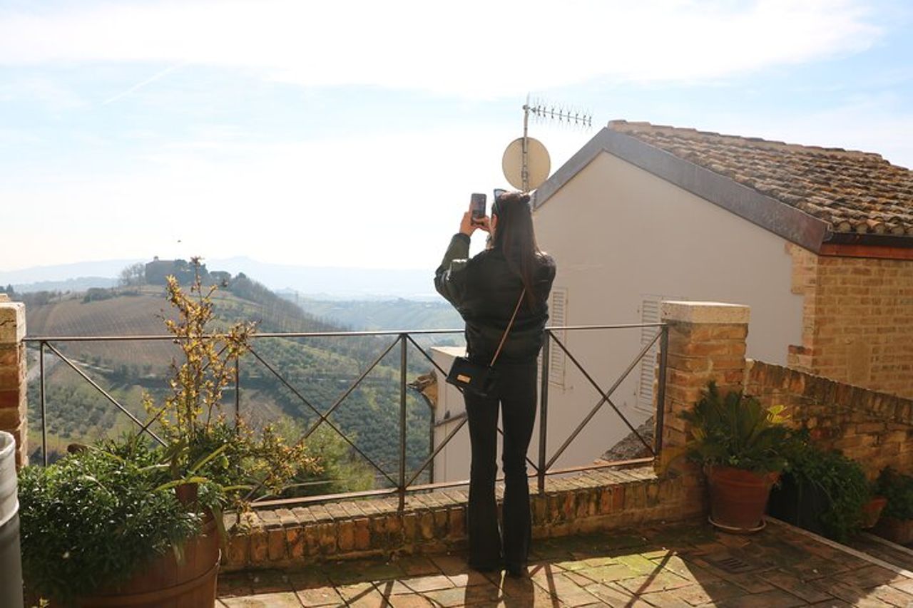 2 Ore Tour Privato Guidato a Piedi a Acquaviva Picena Marche — 3