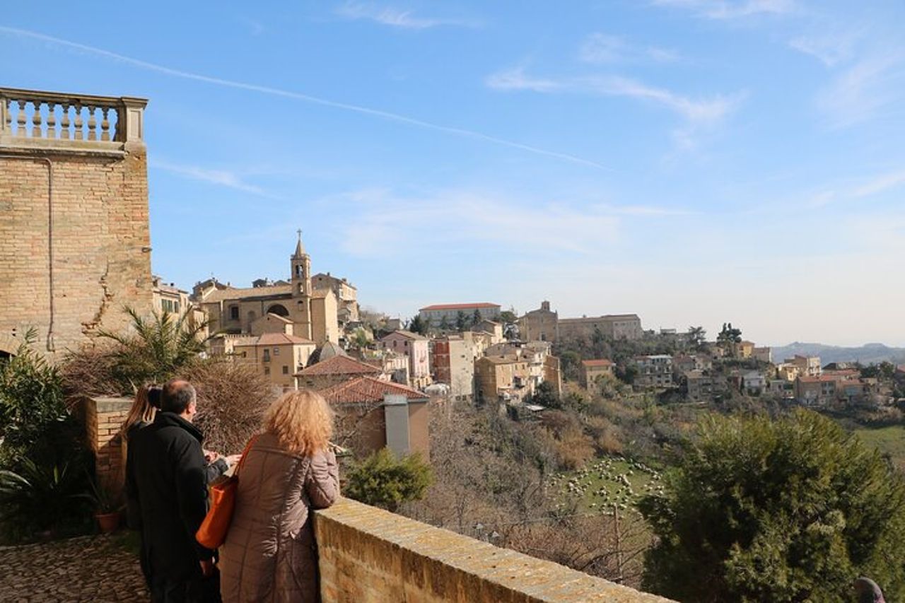 2 Ore Tour Privato Guidato a Piedi a Acquaviva Picena Marche — 5