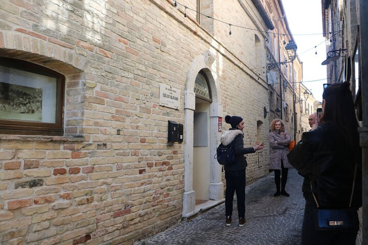 2 Ore Tour Privato Guidato a Piedi a Acquaviva Picena Marche — 7